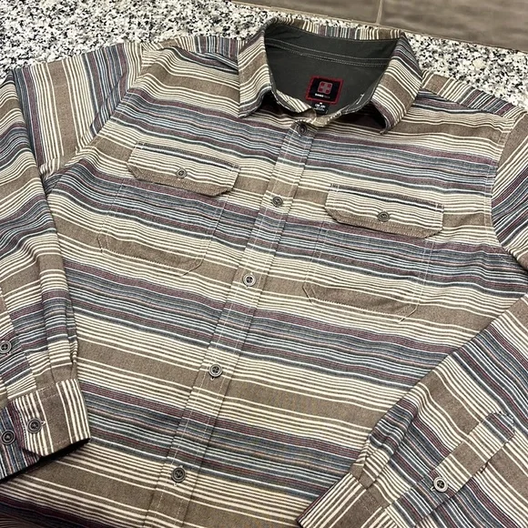 Swisstech Stripped Button Down Shirt- Size Medium - Picture 2 of 6